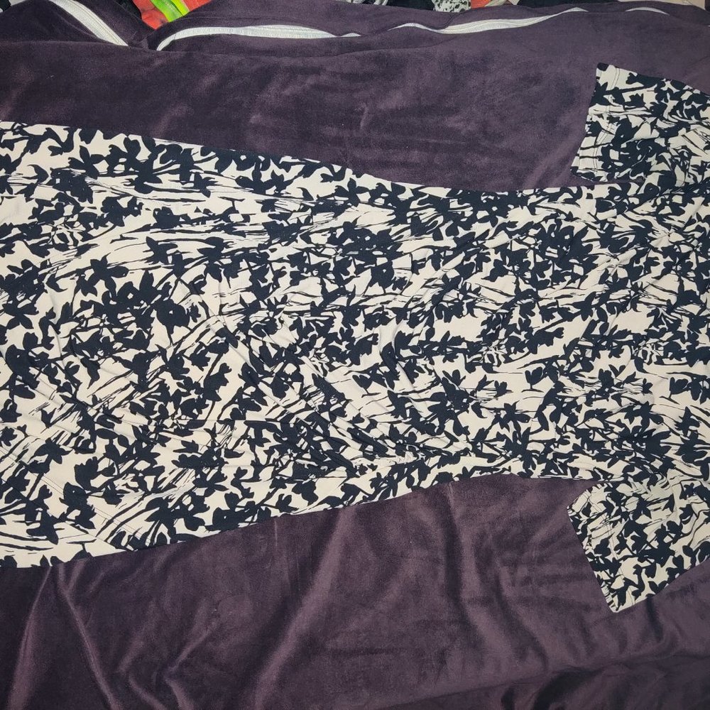 Dresses - Picture 8 of 12